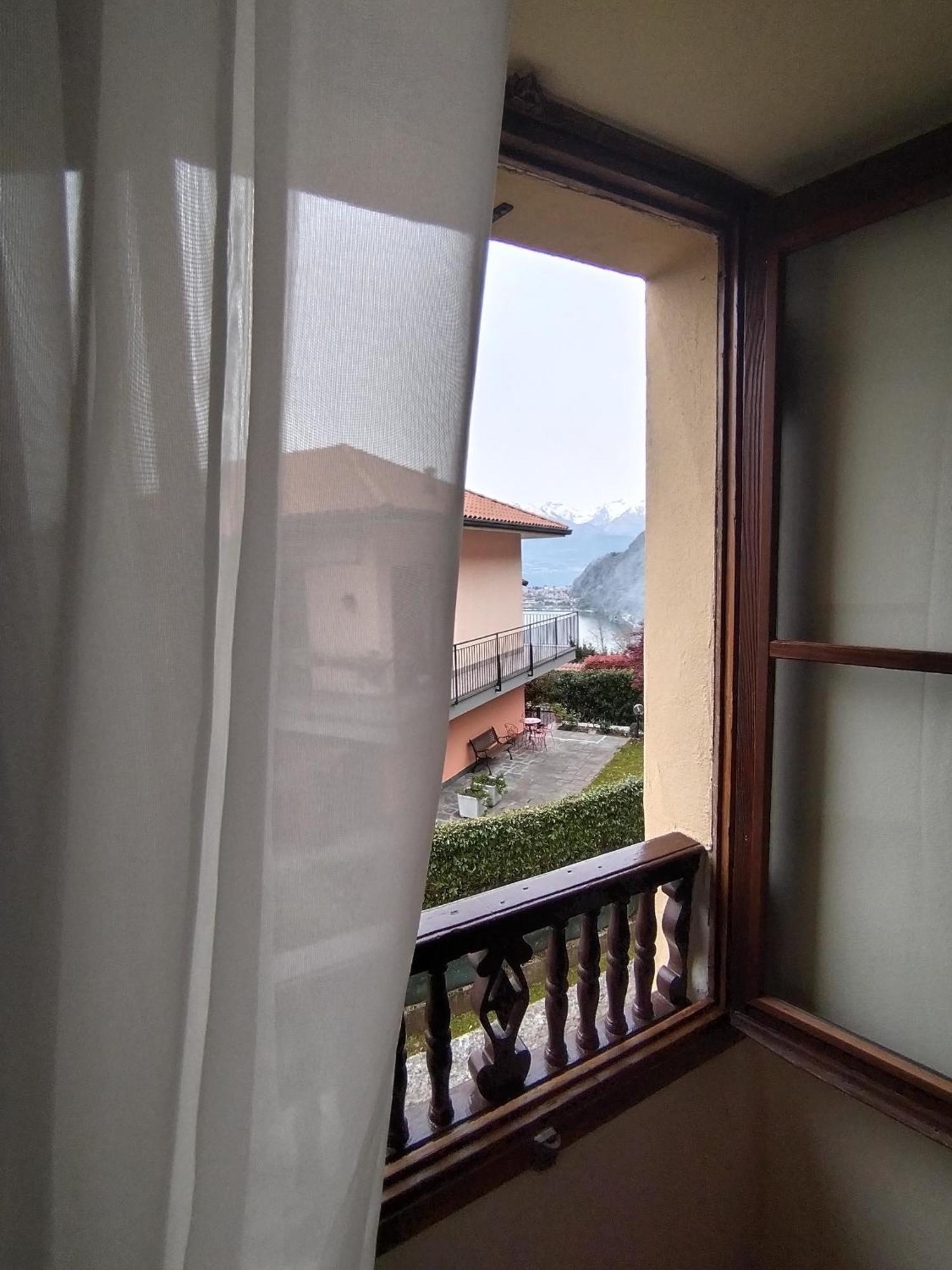 Little Country House Bellano Bagian luar foto