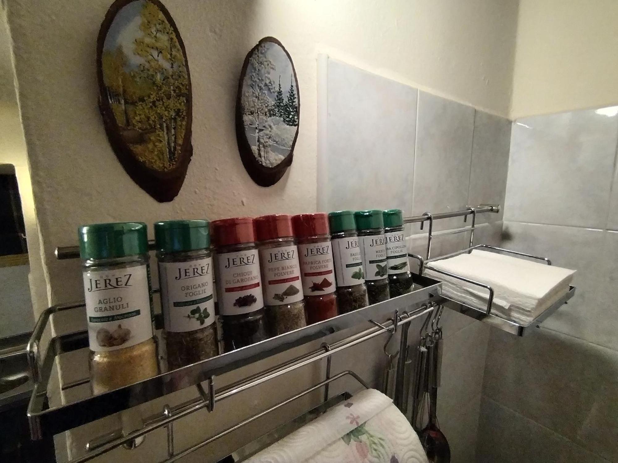 Little Country House Bellano Bagian luar foto